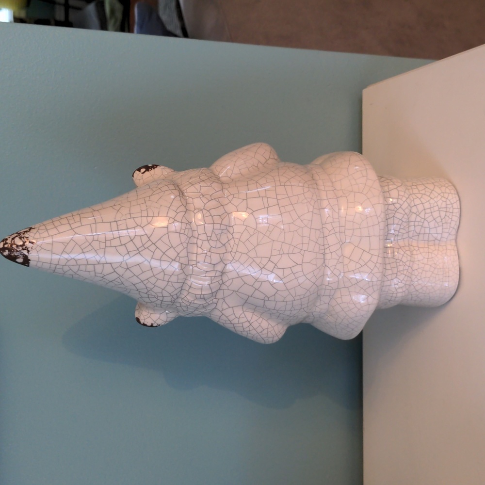 White Crackled Garden Gnome - Picture 3 of 5